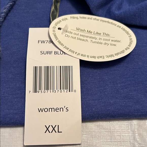 GreenTea Women's Blue Crewneck Sweater - Picture 7 of 7